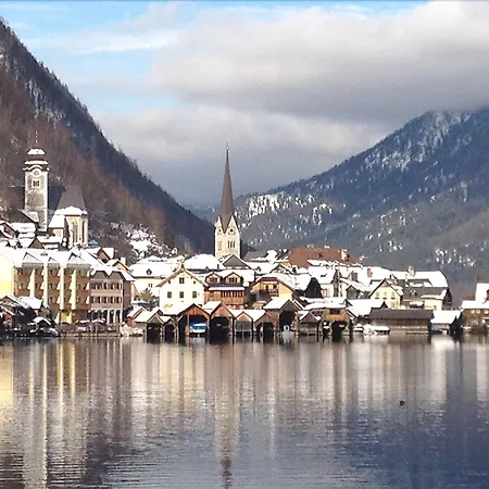 上特劳恩多尔米奥酒店 4*