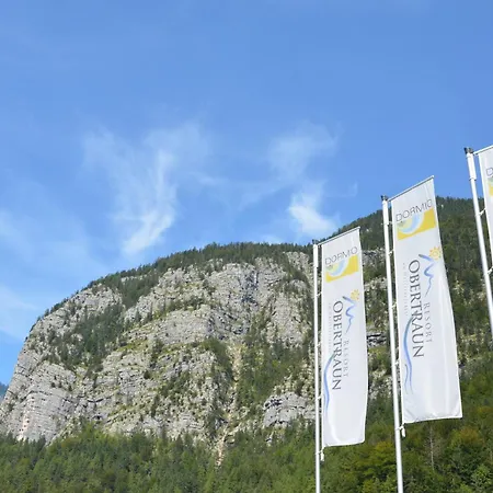 上特劳恩多尔米奥酒店 酒店 4*