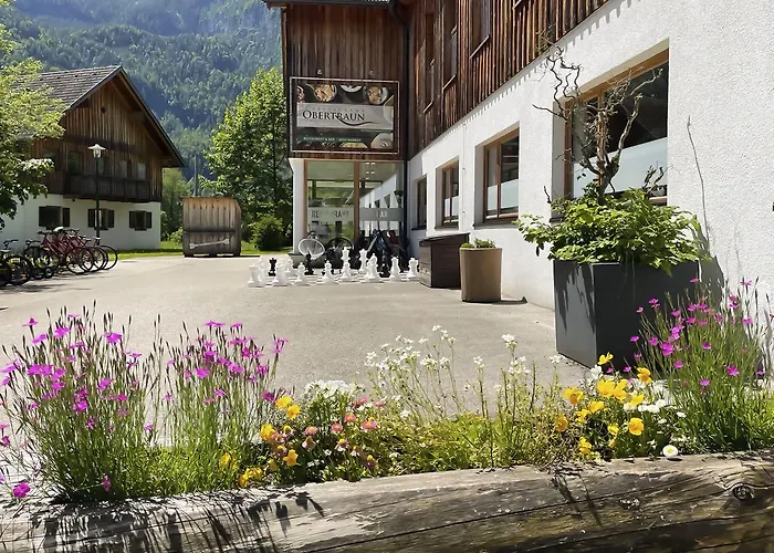 上特劳恩多尔米奥酒店 4*