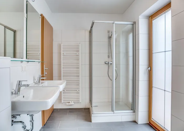 上特劳恩多尔米奥酒店 上特劳恩