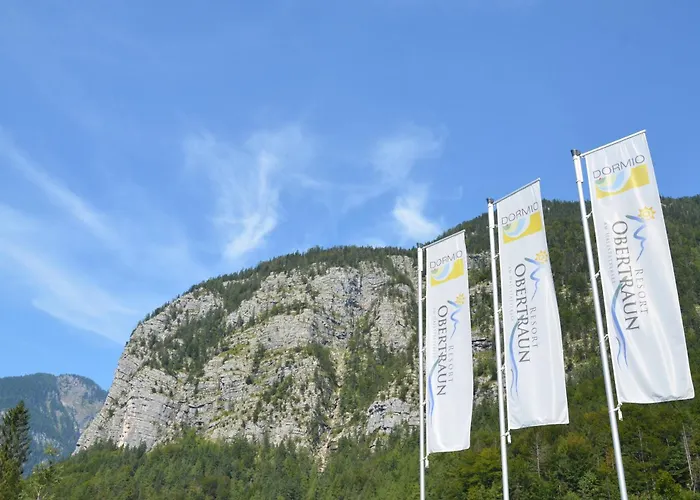 上特劳恩多尔米奥酒店 酒店 4*